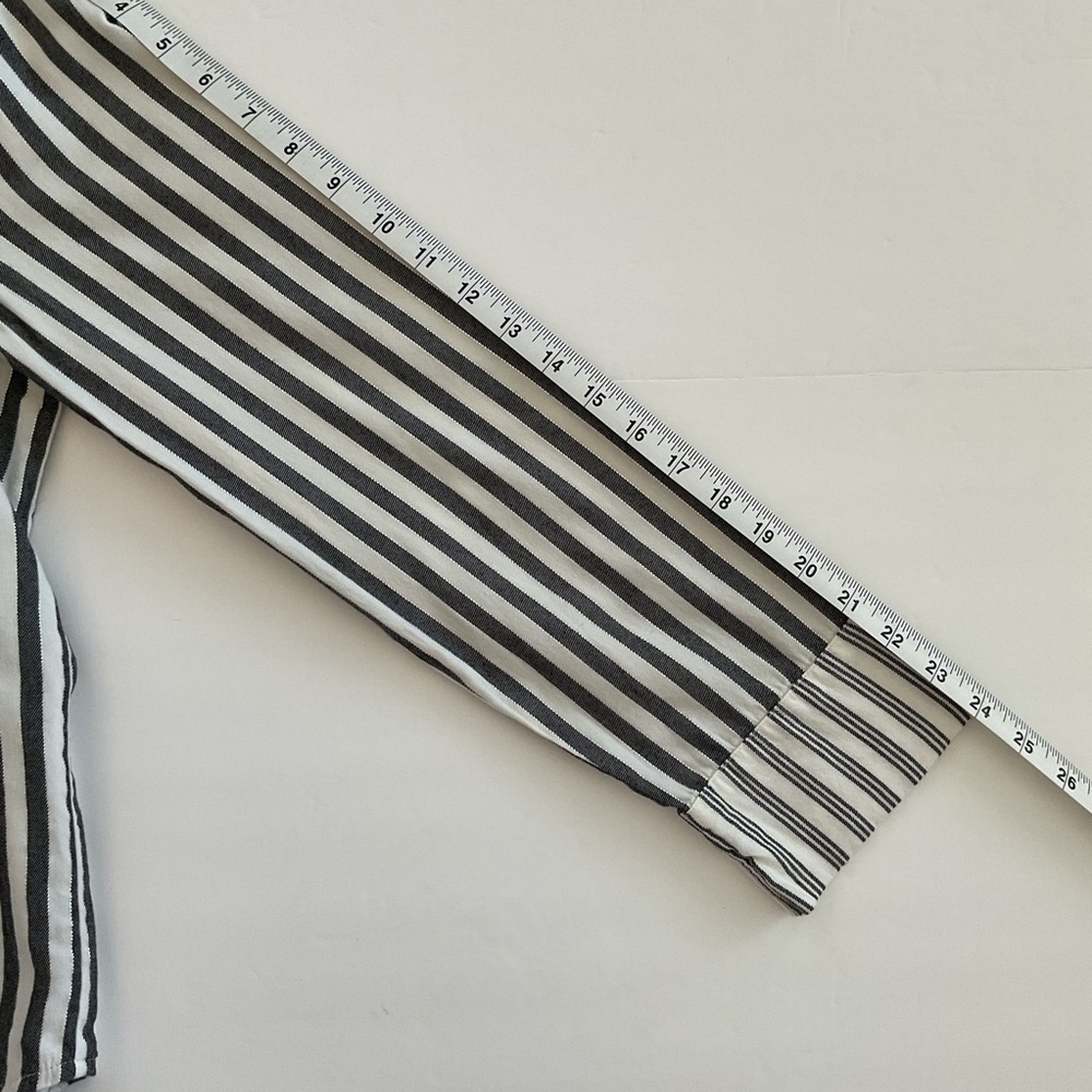 Victoria's Secret Grey Striped Pajama Set Size S - Picture 6 of 13